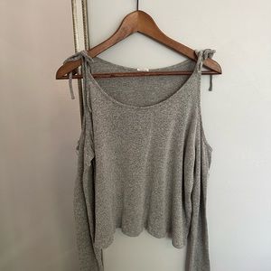 open cold shoulder grey top